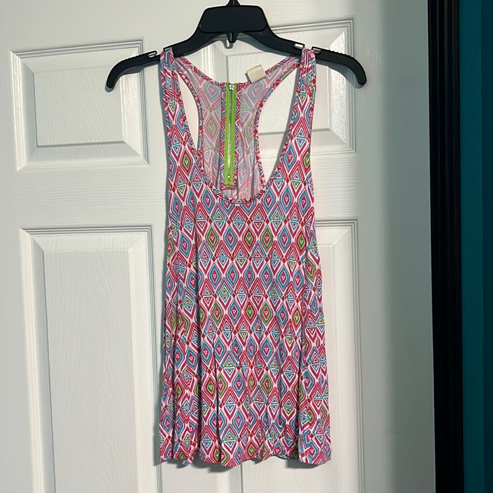 Multi color tank